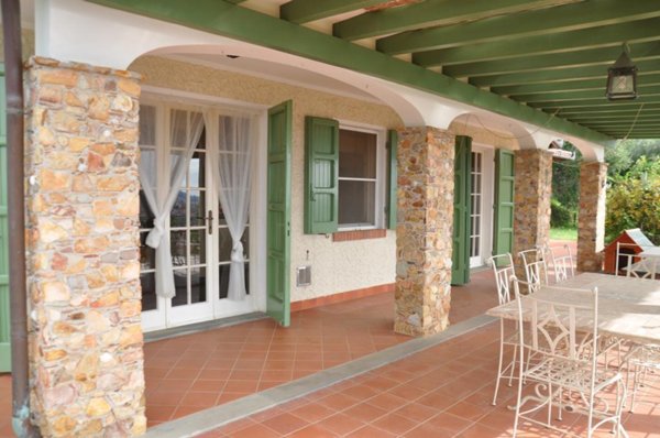 casa indipendente in vendita a Seravezza in zona Ripa