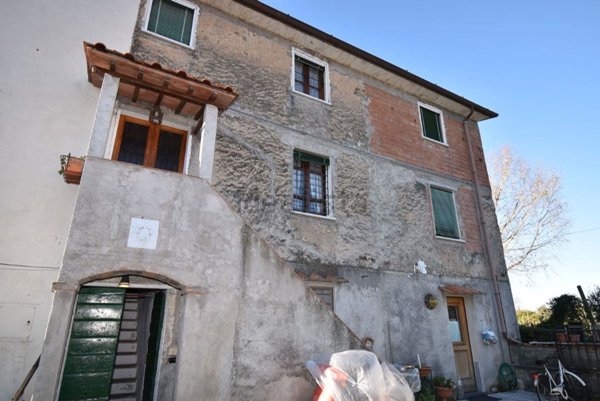 casa indipendente in vendita a Seravezza in zona Querceta