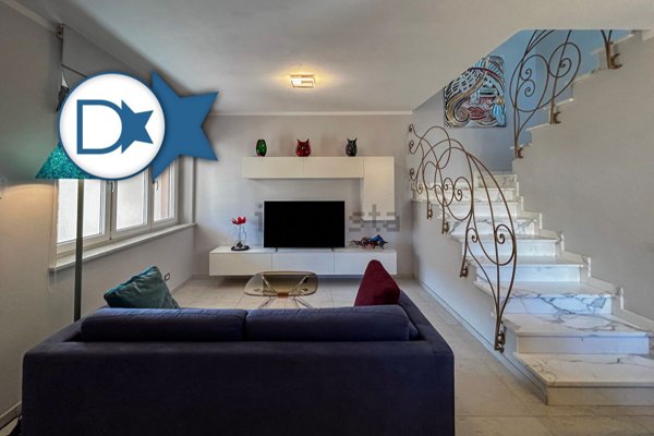 casa indipendente in vendita a Seravezza in zona Pozzi