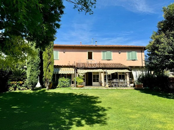 casa indipendente in vendita a Seravezza