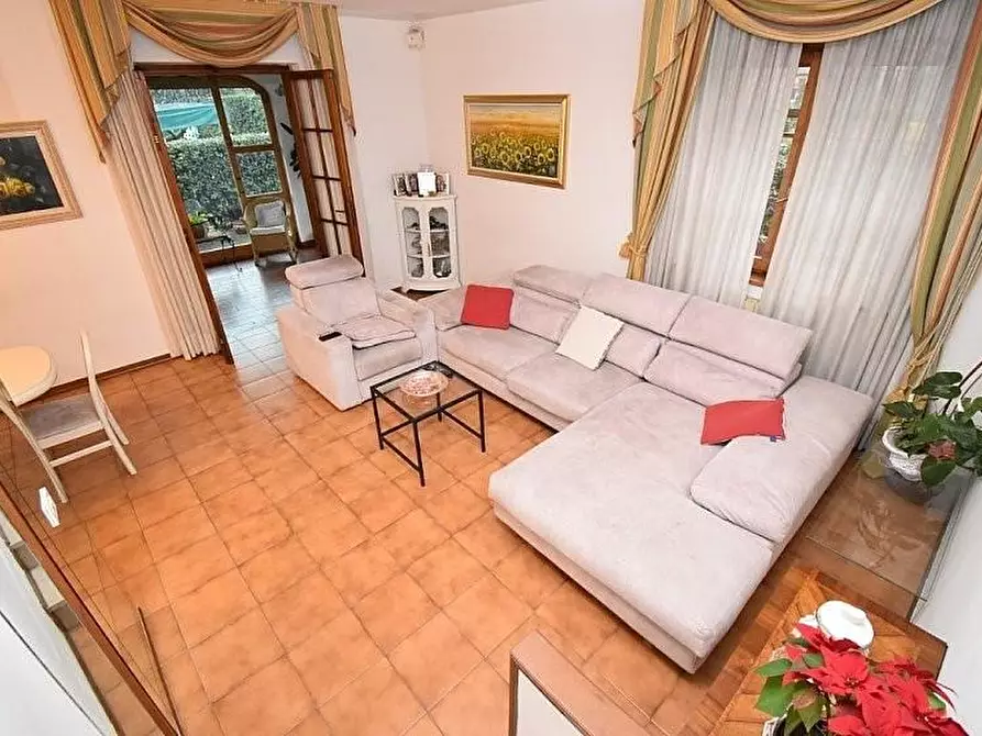 casa indipendente in vendita a Seravezza in zona Querceta