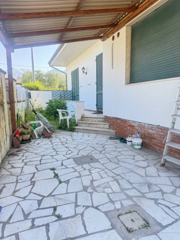 casa indipendente in vendita a Seravezza in zona Querceta