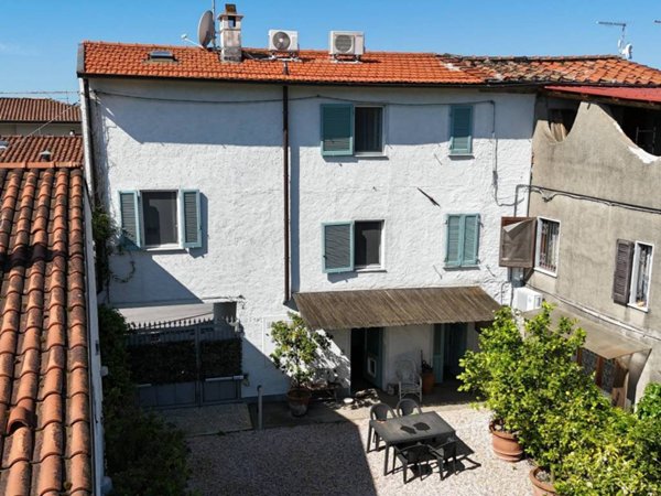casa indipendente in vendita a Seravezza in zona Ripa