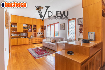 casa indipendente in vendita a Seravezza in zona Querceta