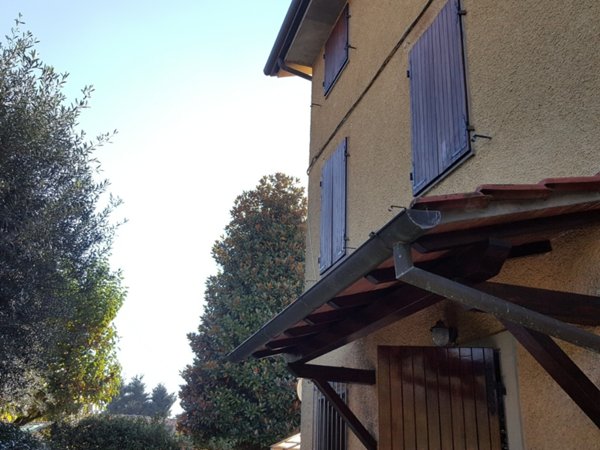casa semindipendente in vendita a Seravezza in zona Pozzi
