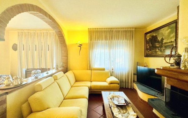 appartamento in vendita a Seravezza in zona Querceta