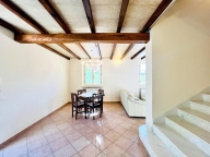 casa indipendente in vendita a Seravezza in zona Pozzi