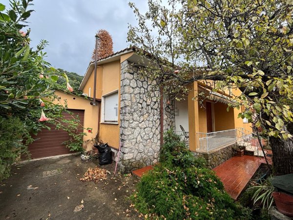 casa indipendente in vendita a Seravezza in zona Ripa