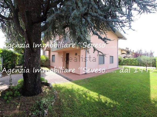 casa indipendente in vendita a Seravezza