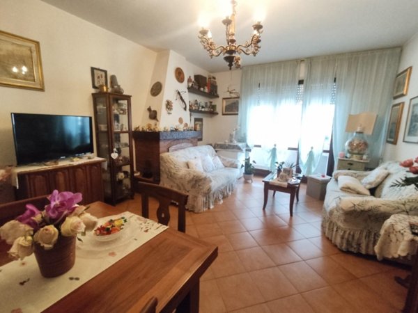 appartamento in vendita a Seravezza in zona Querceta