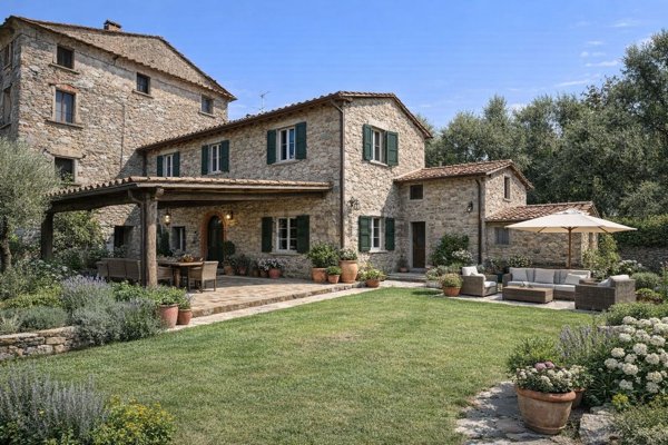 quadrivano in vendita a Seravezza in zona Pozzi