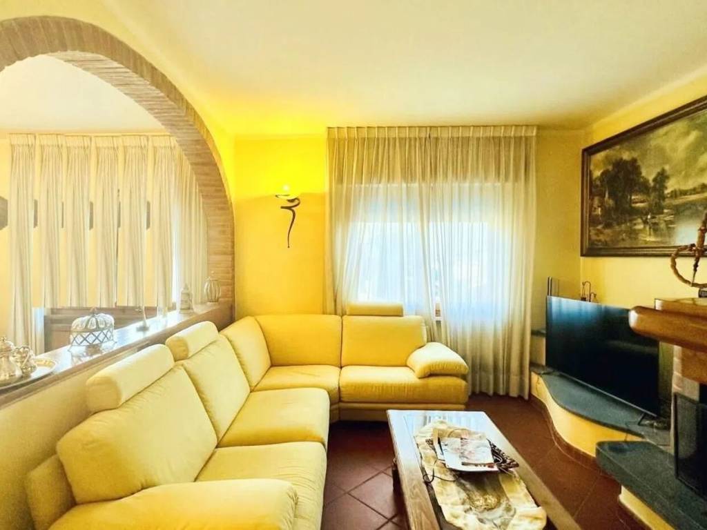 appartamento in vendita a Seravezza in zona Querceta