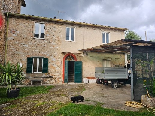 casa indipendente in vendita a Seravezza