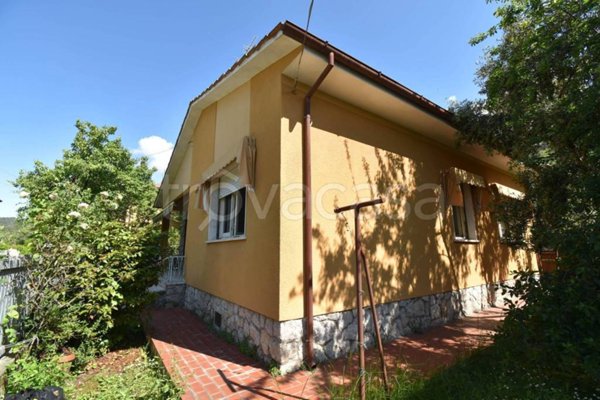casa indipendente in vendita a Seravezza