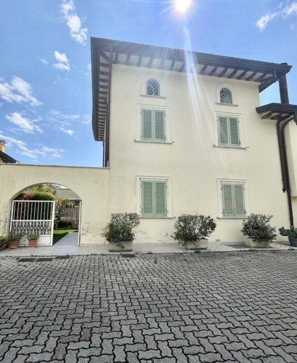 casa indipendente in vendita a Seravezza