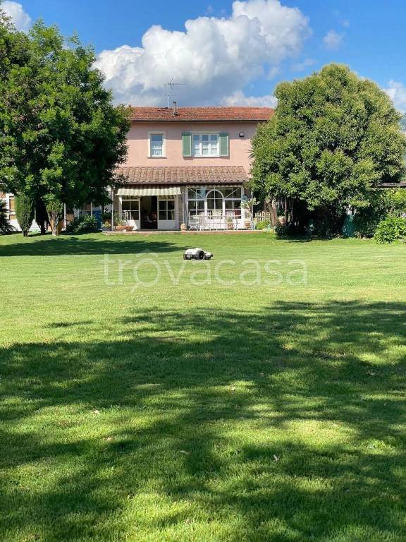 casa indipendente in vendita a Seravezza