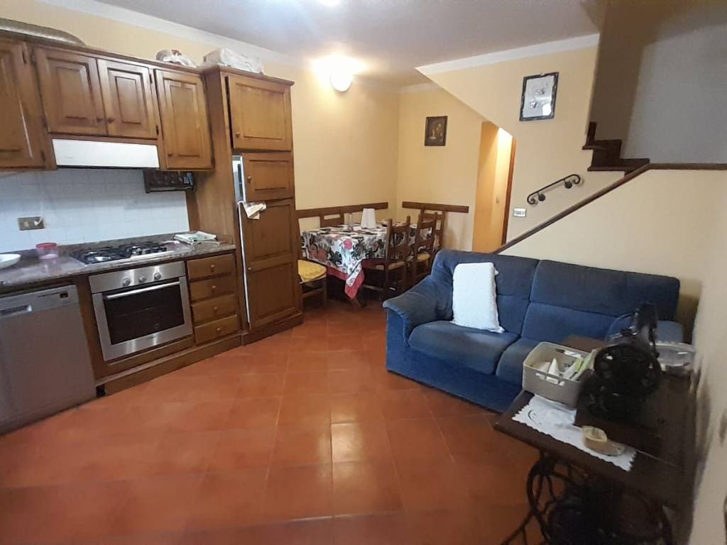 casa indipendente in vendita a Seravezza in zona Pozzi