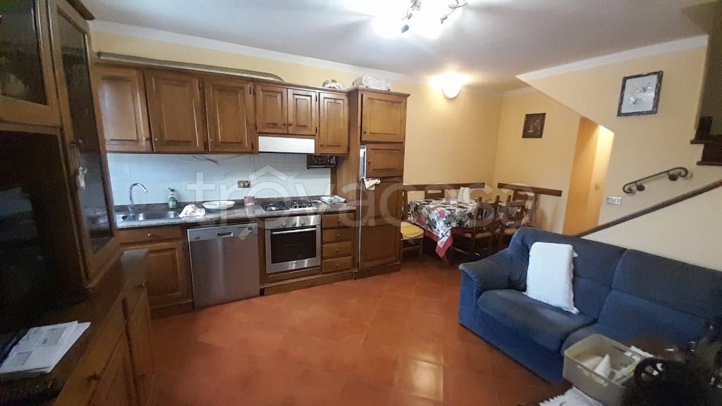 casa indipendente in vendita a Seravezza