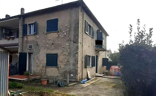 casa indipendente in vendita a Seravezza in zona Pozzi