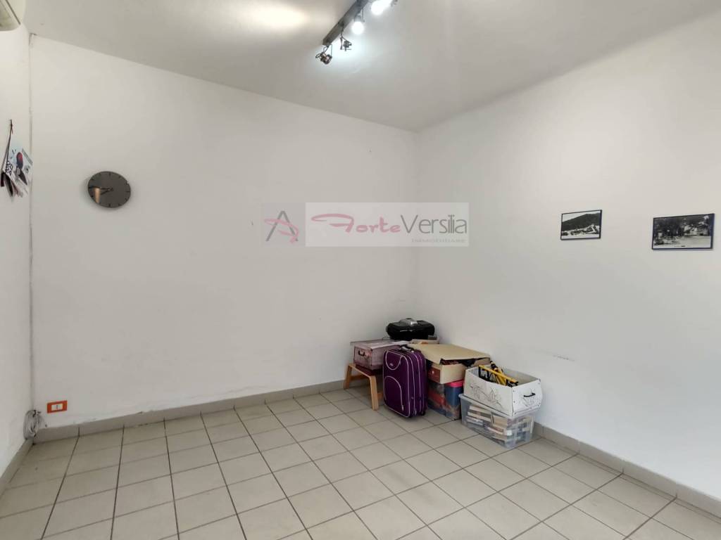 ufficio in vendita a Seravezza in zona Ripa