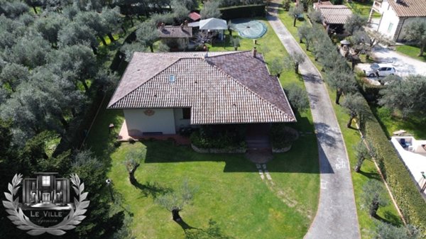 casa indipendente in vendita a Seravezza in zona Querceta