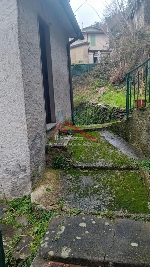 casa indipendente in vendita a Seravezza