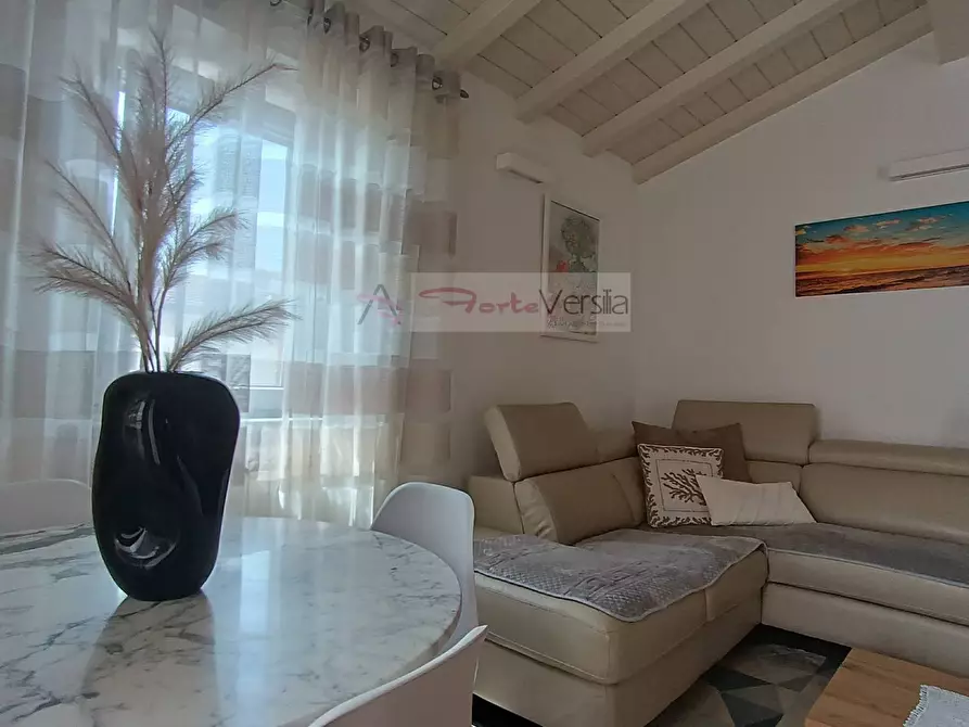 casa indipendente in vendita a Seravezza
