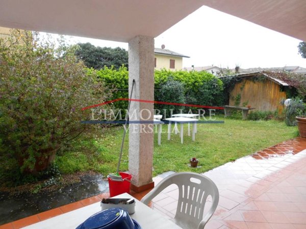 casa indipendente in vendita a Seravezza in zona Querceta