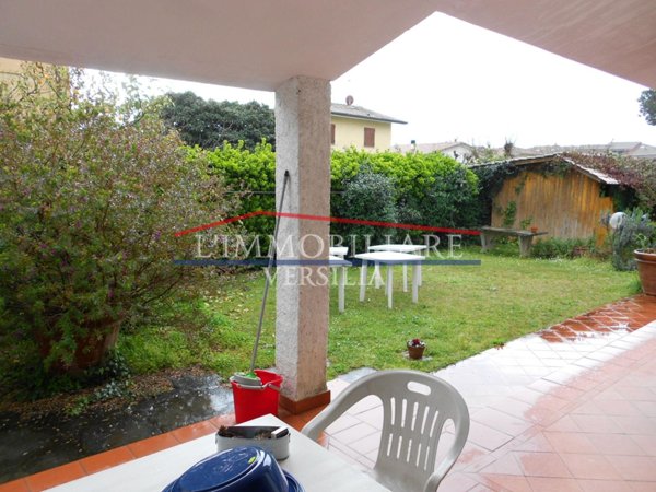 casa indipendente in vendita a Seravezza in zona Querceta