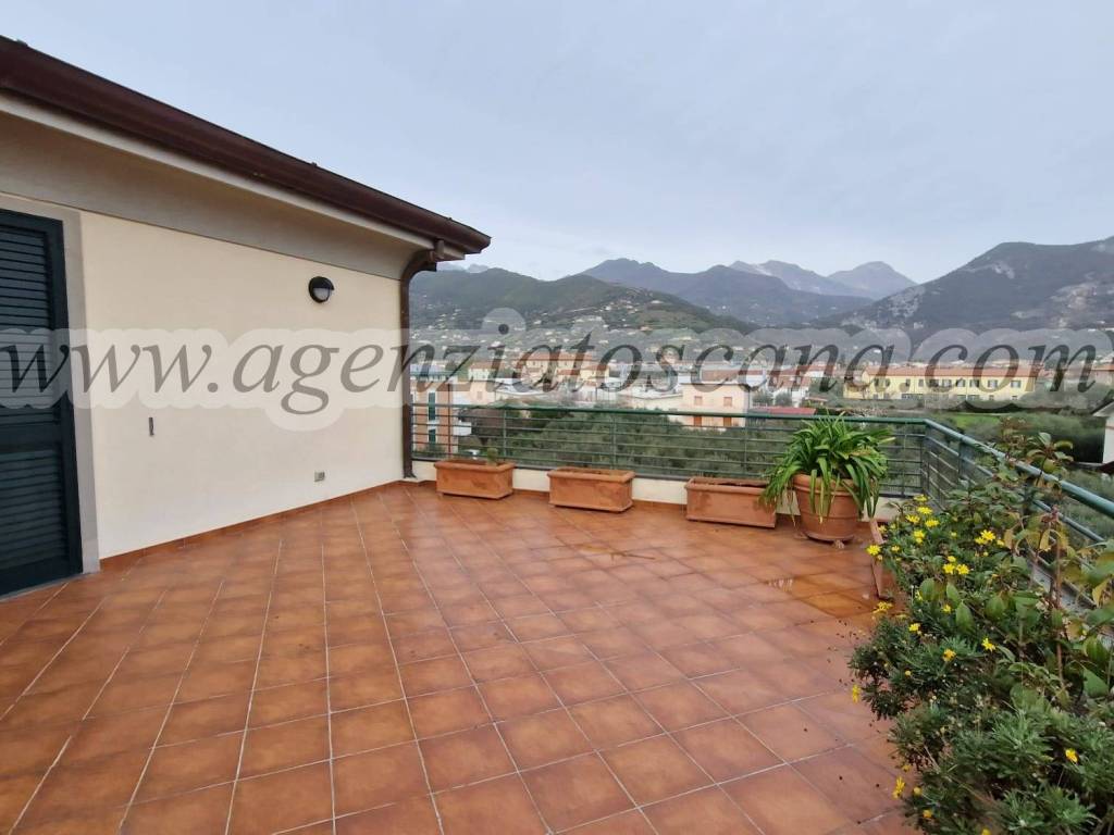 appartamento in vendita a Seravezza in zona Querceta