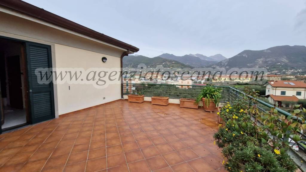 appartamento in vendita a Seravezza in zona Querceta