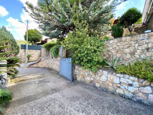 casa indipendente in vendita a Seravezza in zona Ripa