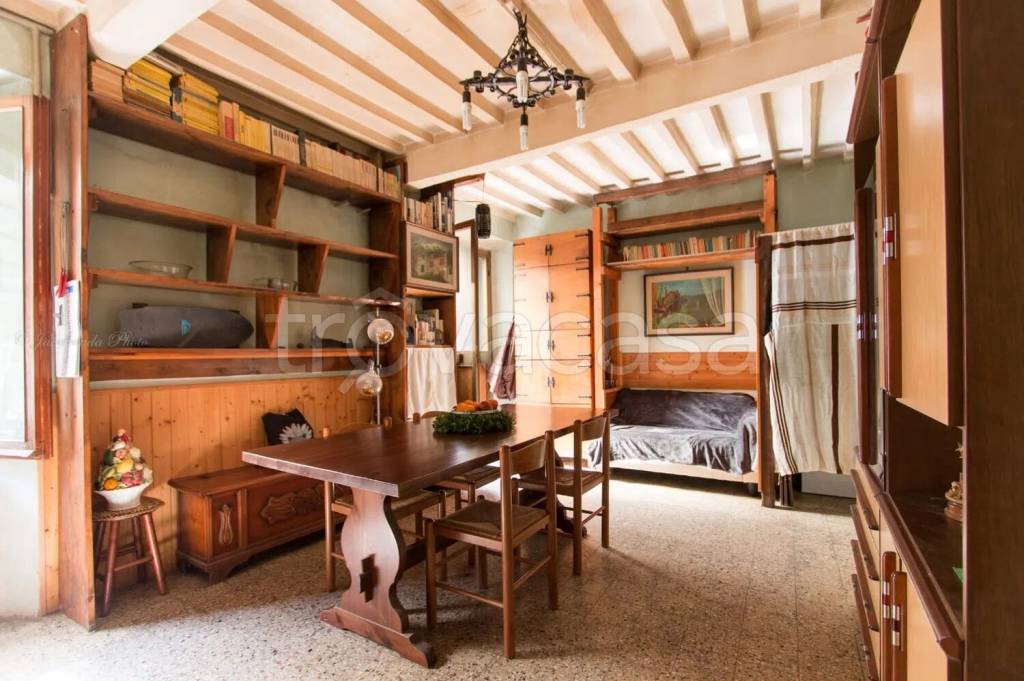 casa indipendente in vendita a Seravezza in zona Basati