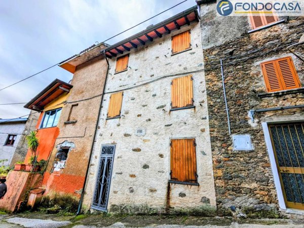casa indipendente in vendita a Seravezza