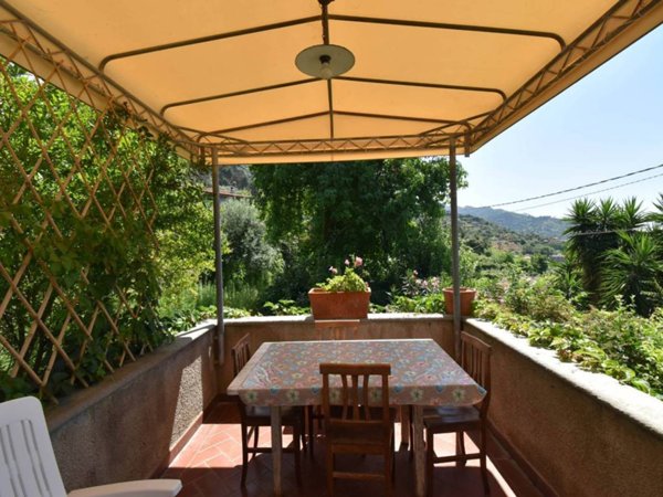 casa indipendente in vendita a Seravezza in zona Ripa