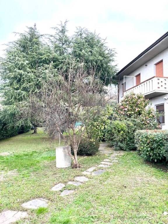 casa indipendente in vendita a Seravezza in zona Ripa