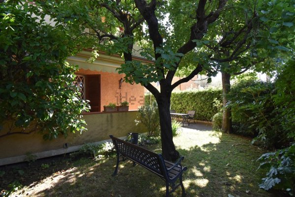 casa indipendente in vendita a Seravezza