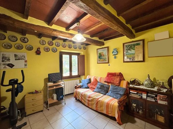 casa indipendente in vendita a Seravezza