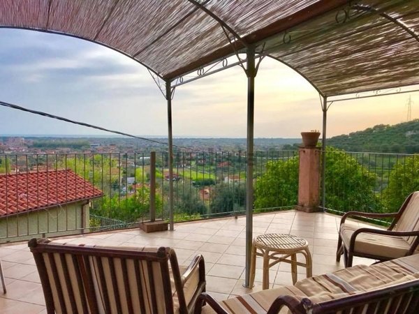 casa indipendente in vendita a Seravezza in zona Ripa