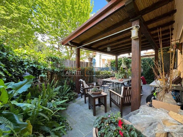 casa indipendente in vendita a Seravezza in zona Querceta