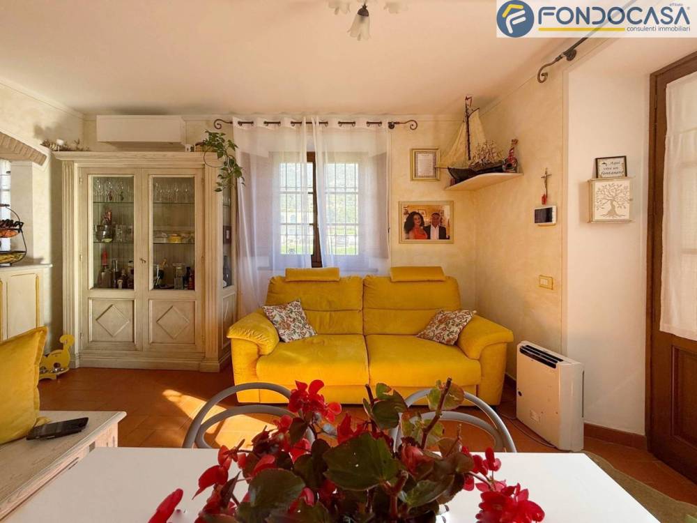 appartamento in vendita a Seravezza in zona Pozzi