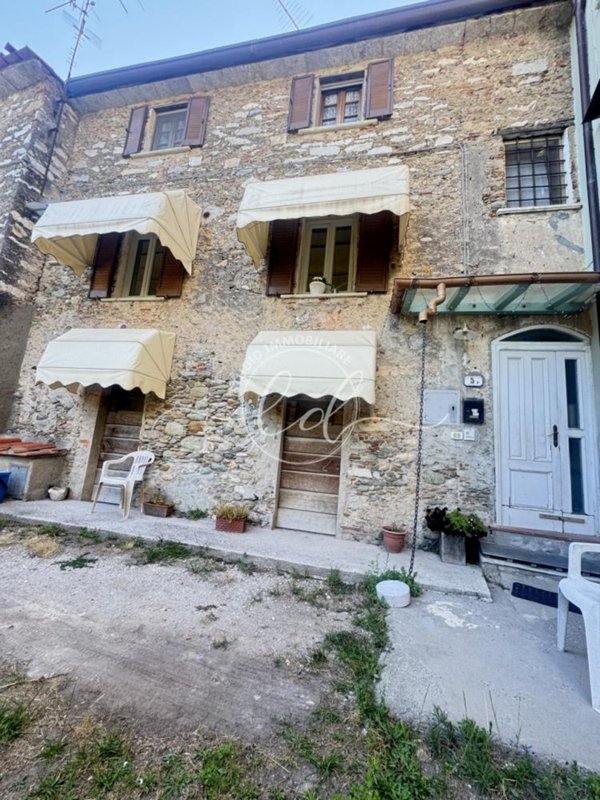 casa indipendente in vendita a Seravezza
