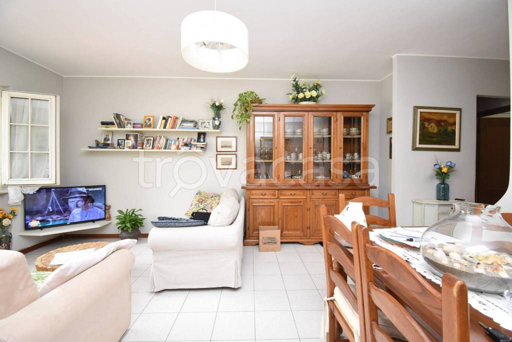 casa indipendente in vendita a Seravezza in zona Querceta