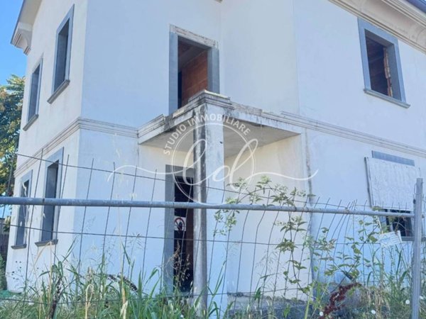 casa indipendente in vendita a Seravezza in zona Querceta