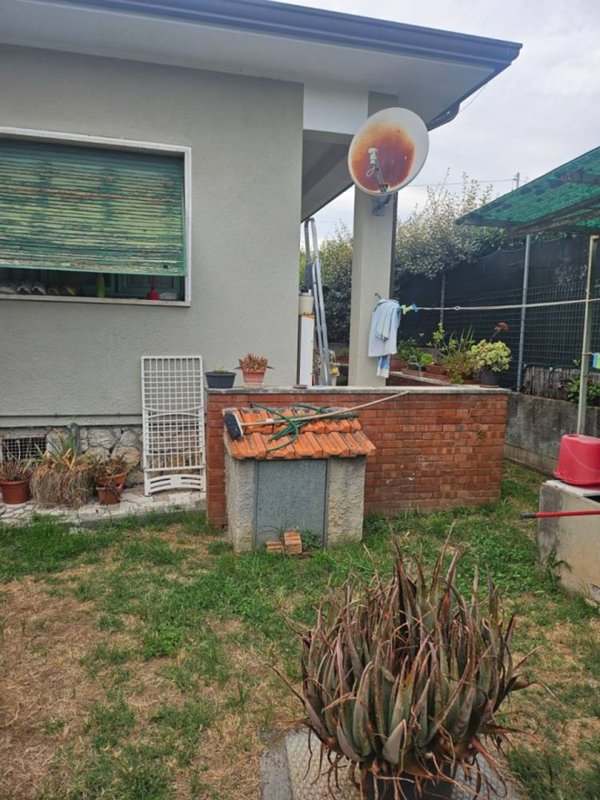 casa indipendente in vendita a Seravezza
