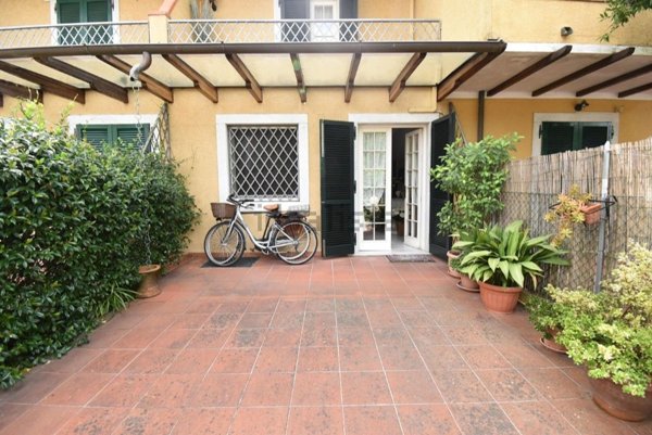 casa indipendente in vendita a Seravezza in zona Querceta