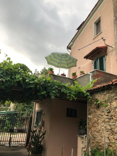 casa indipendente in vendita a Seravezza