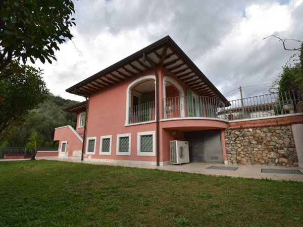 casa indipendente in vendita a Seravezza in zona Ripa