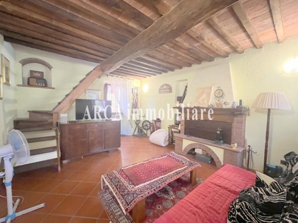 casa indipendente in vendita a Seravezza in zona Pozzi