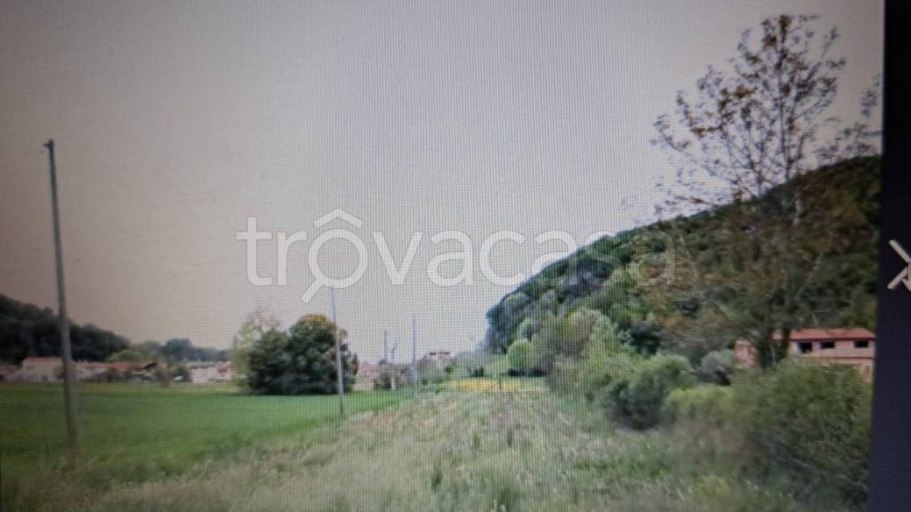 locale di sgombero in vendita a Seravezza